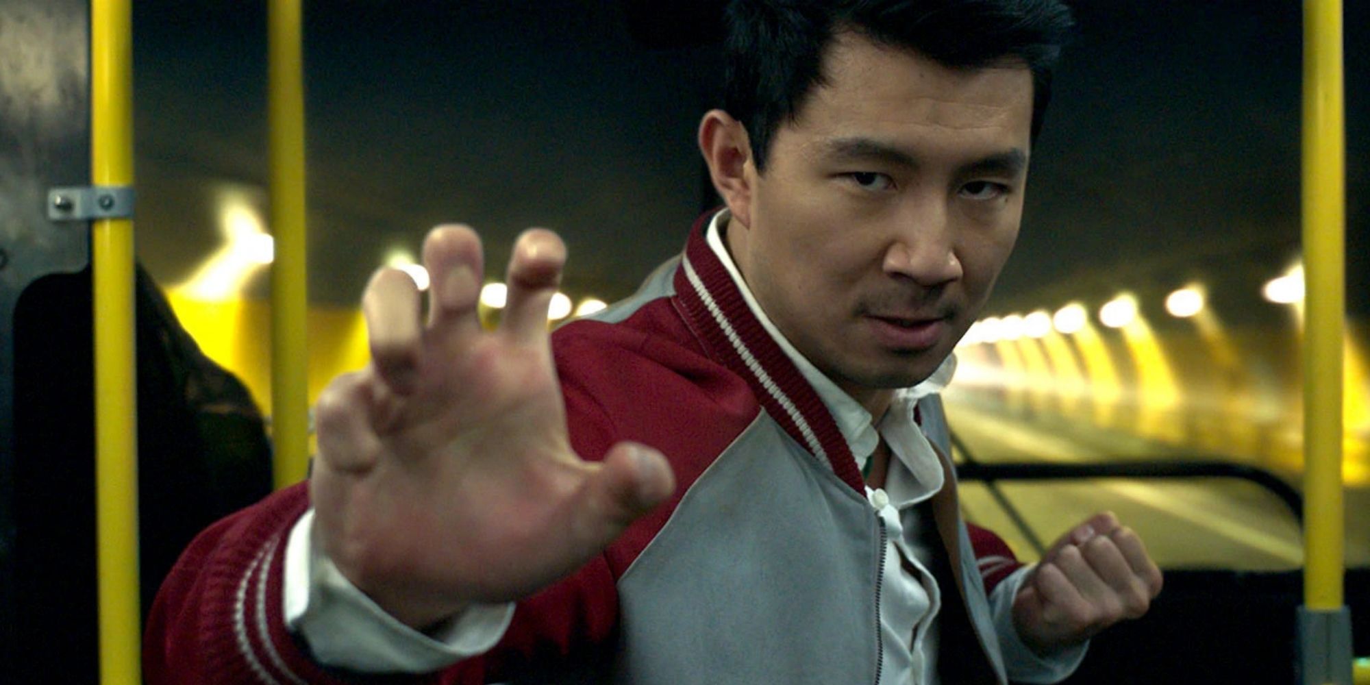 Simu Liu em 'Shang-Chi e a Lenda dos Dez Anéis' (2021)