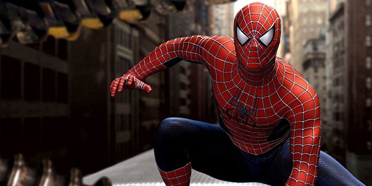 Tobey Maguire, dans le rôle de Spider-Man, combat Doc Ock dans un train en marche dans Spider-Man 2.