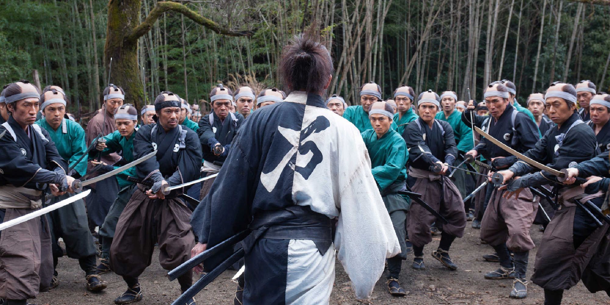 One warrior facing a large group in Blade of the Immortal
