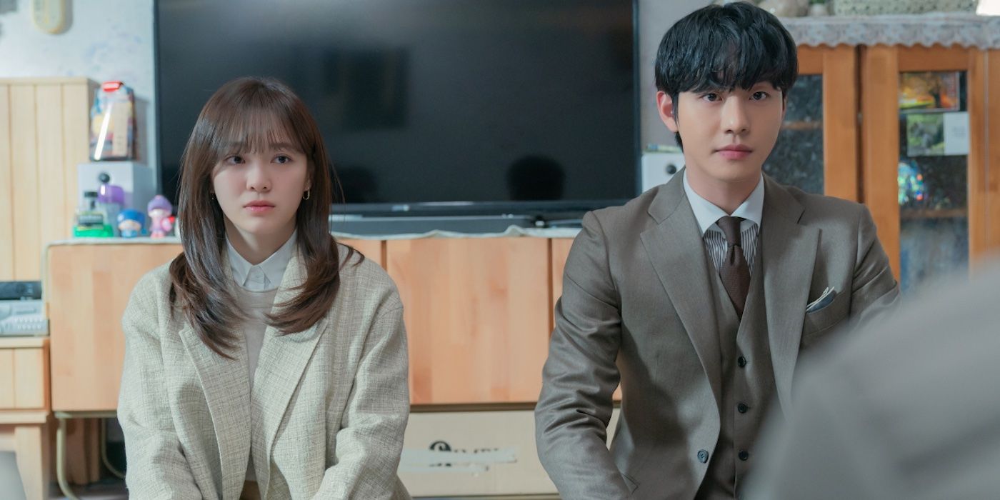 Kang Tae Moo and Jin Young Seo sitting next to each other in Business Proposal.