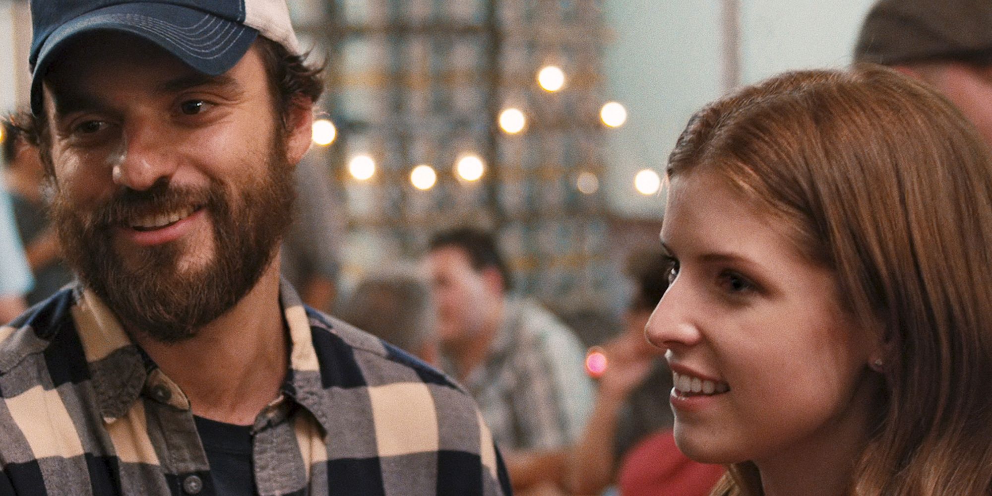 Anna Kendrick and Jake Johnson in Drinking Buddies