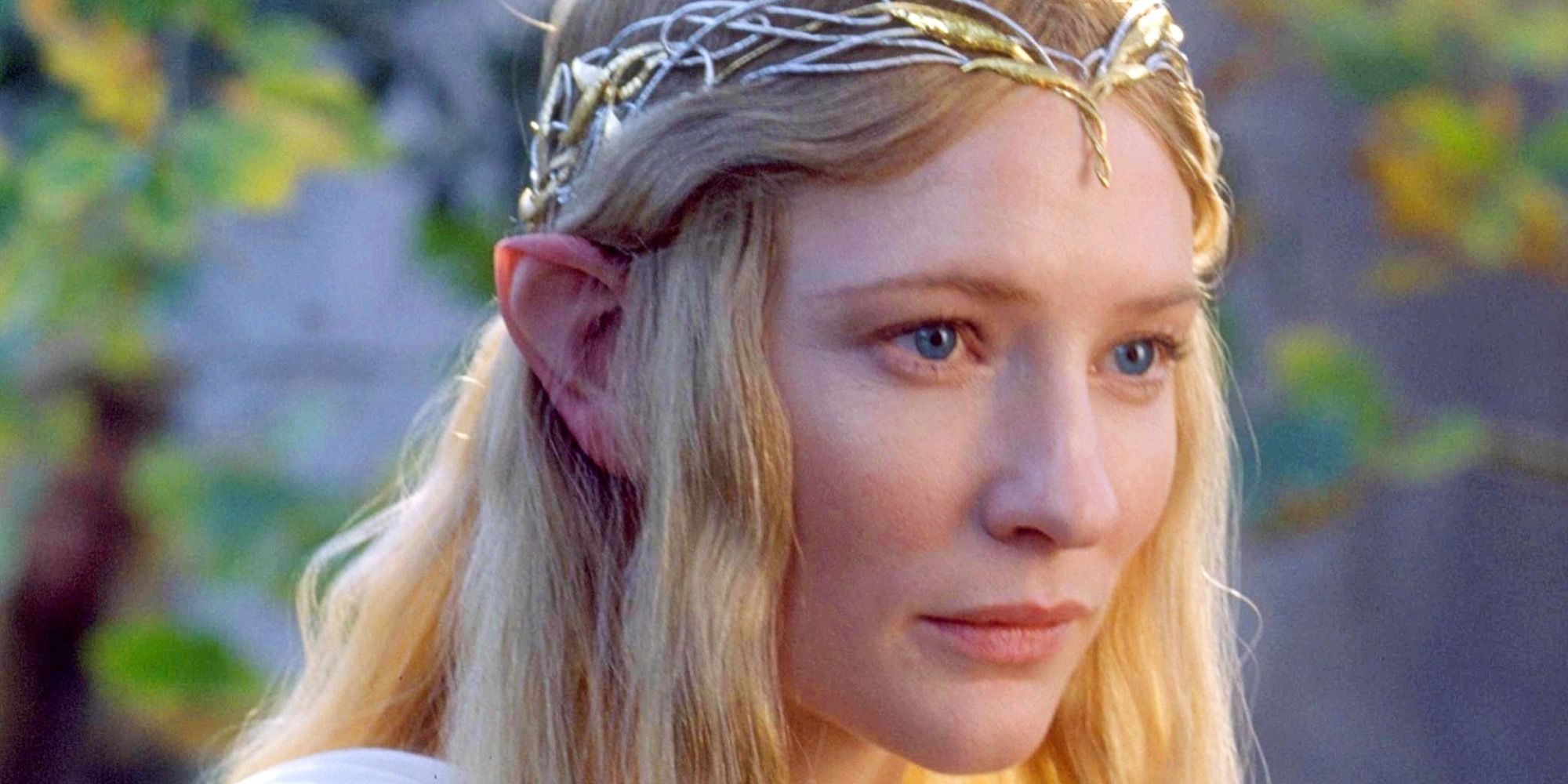 Cate Blanchett as Galadriel gifts the Fellowship individual gifts in Lord of the Rings: The Fellowship of the Ring