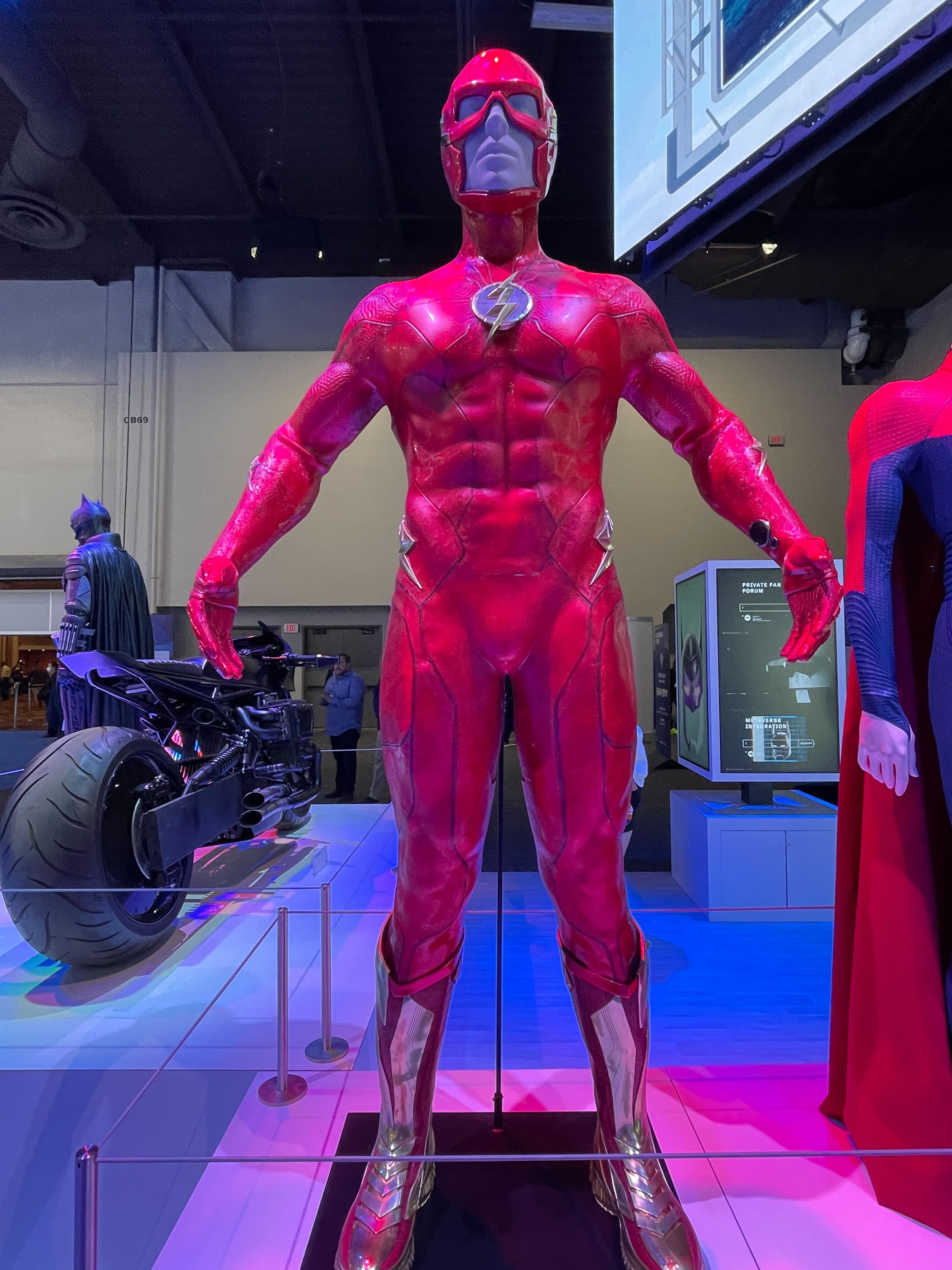 the flash movie costume ezra miller