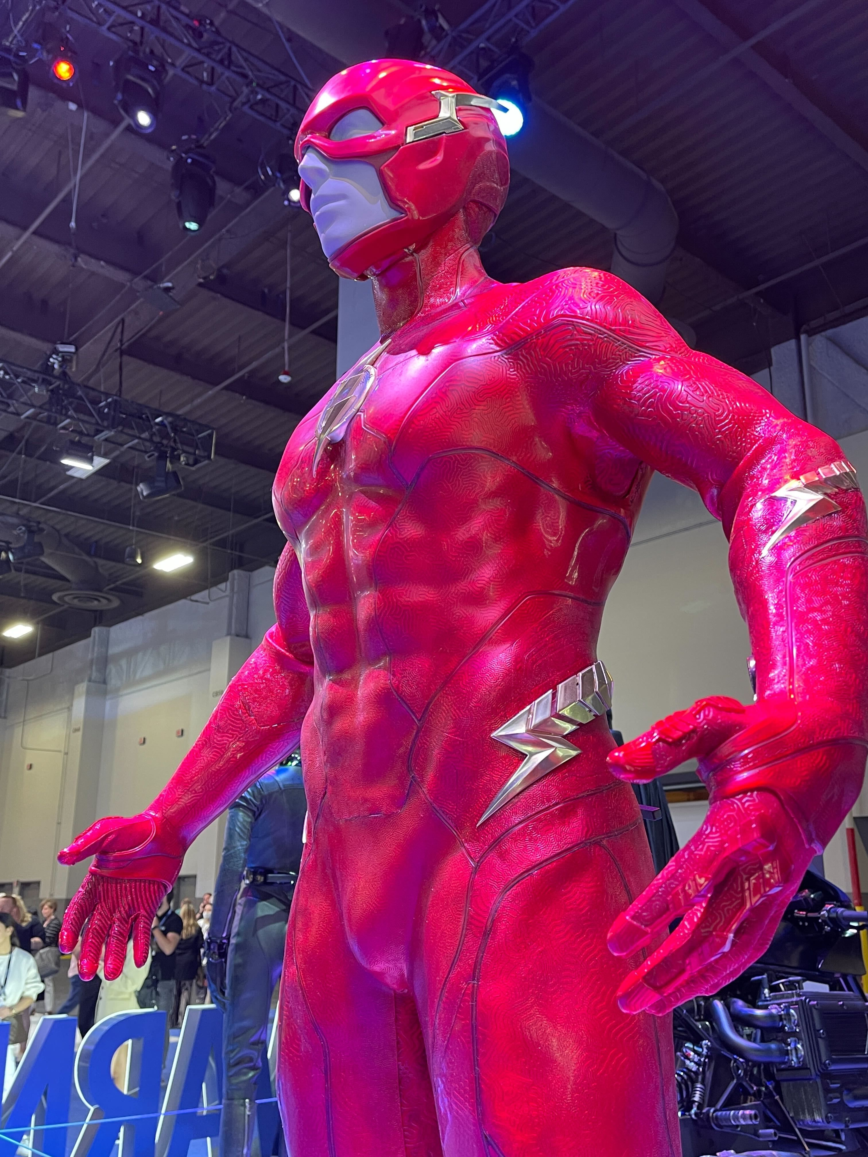 the flash movie costume ezra miller