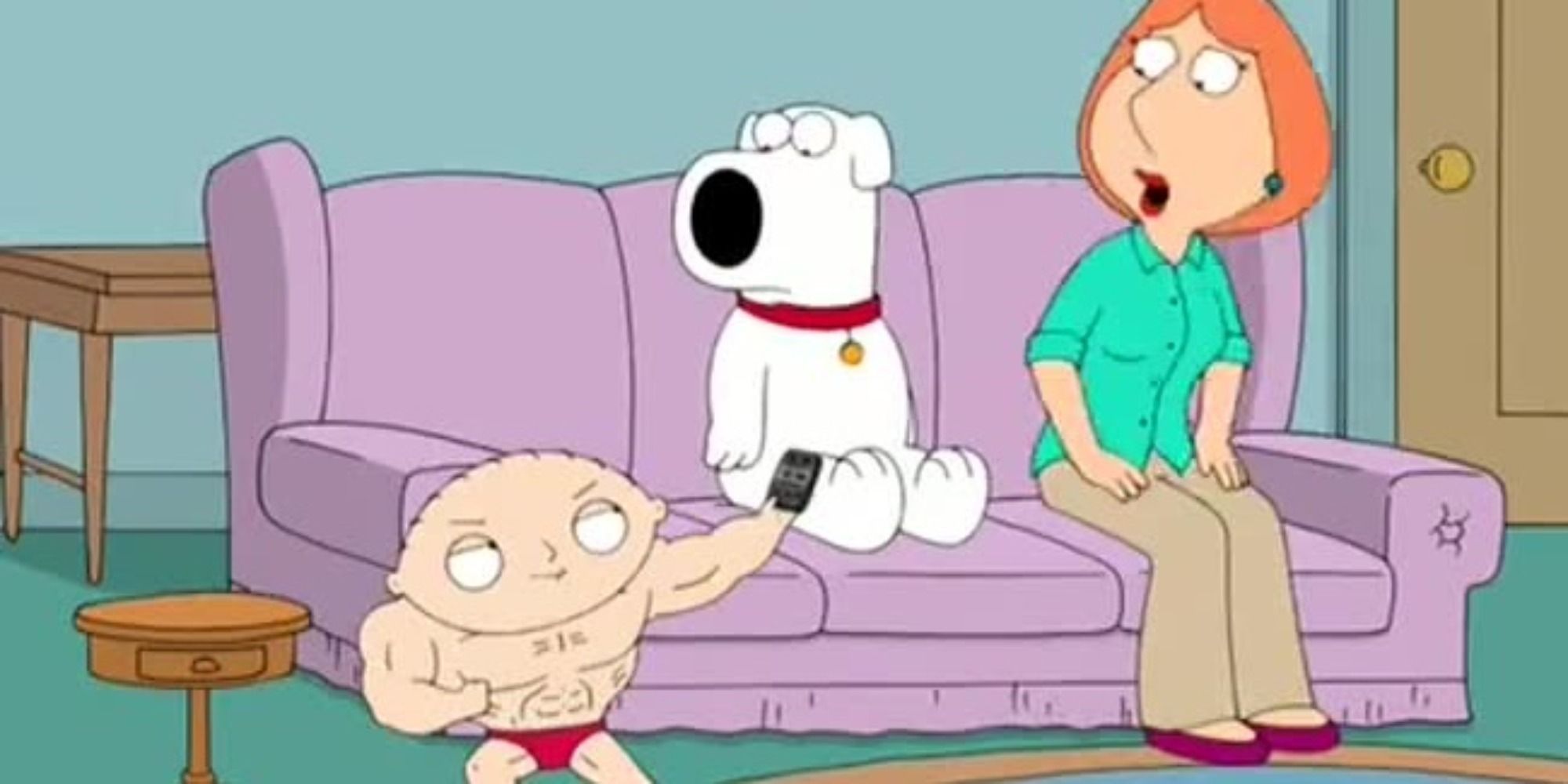 Stewie musclé avec Brian et Lois