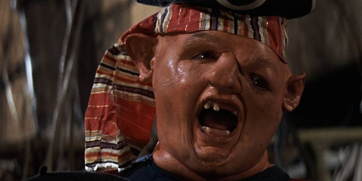 John Matuszak como Sloth en una escena de Los Goonies