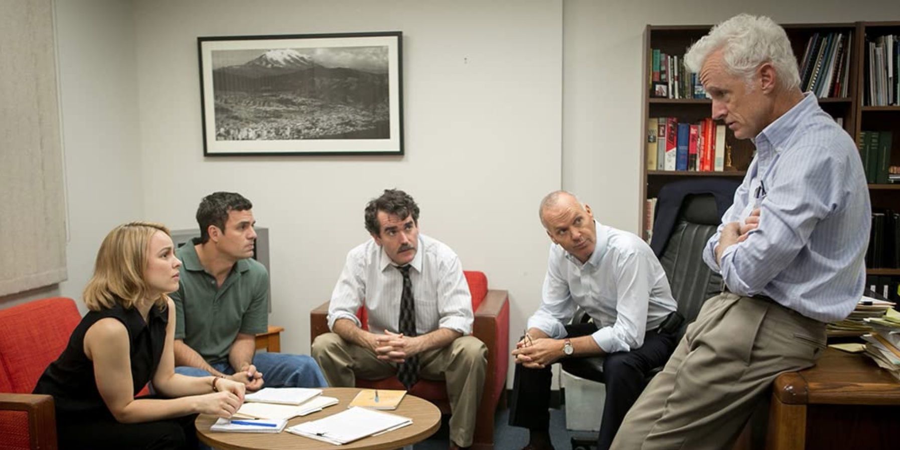 Michael Keaton, Brian d'Arcy James, Mark Ruffalo, John Slattery, and Rachel McAdams in 'Spotlight'