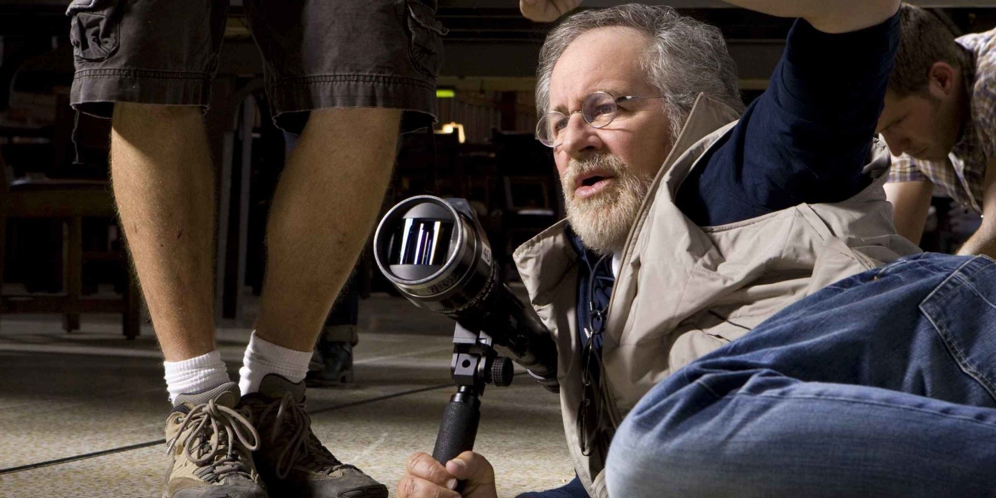 Steven Spielberg siap menyutradarai film.