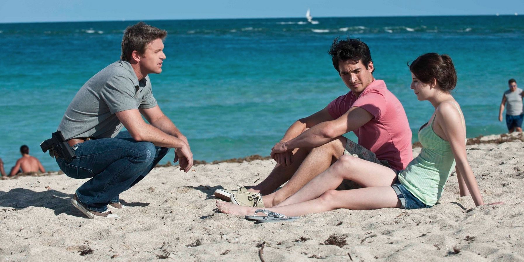 Matt Passmore, Jay Hayden and Amelia Rose Blaire in The Glades