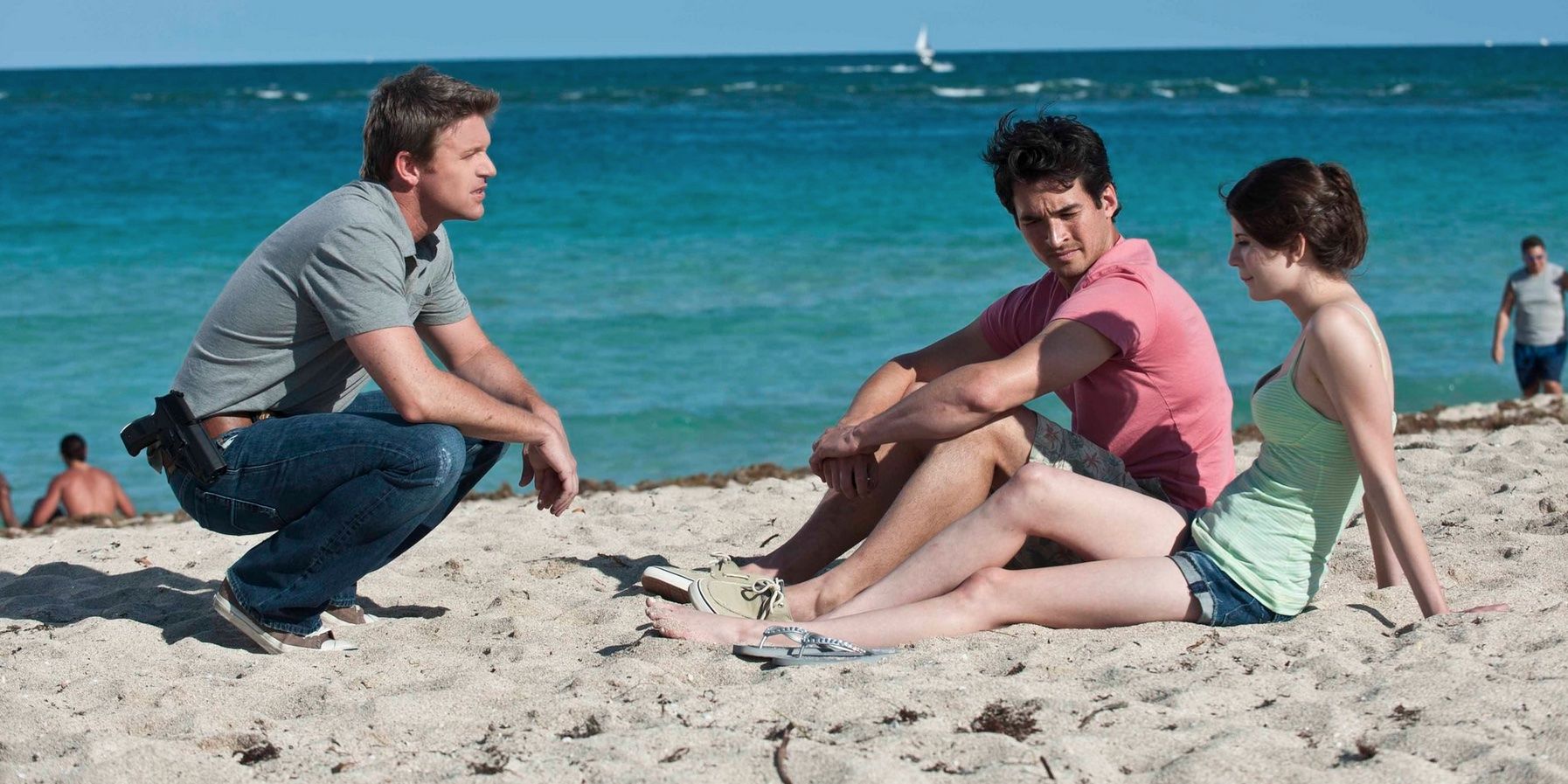 Matt Passmore, Jay Hayden and Amelia Rose Blaire in 'The Glades'