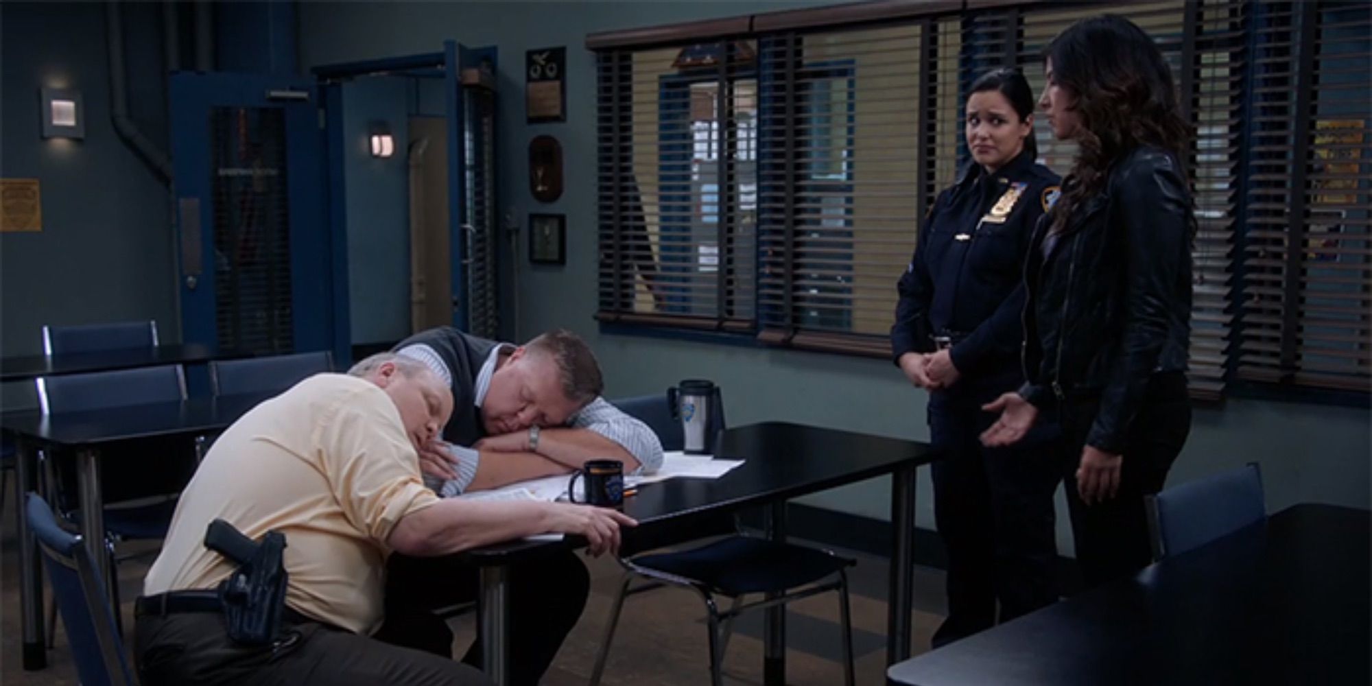 b99 Hitchcock and Scully sleeping