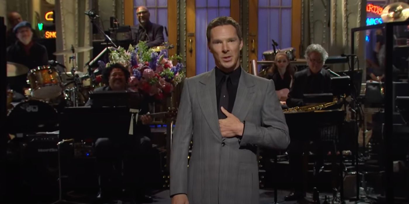 SNL: Benedict Cumberbatch Celebrates Moms During His Monologue