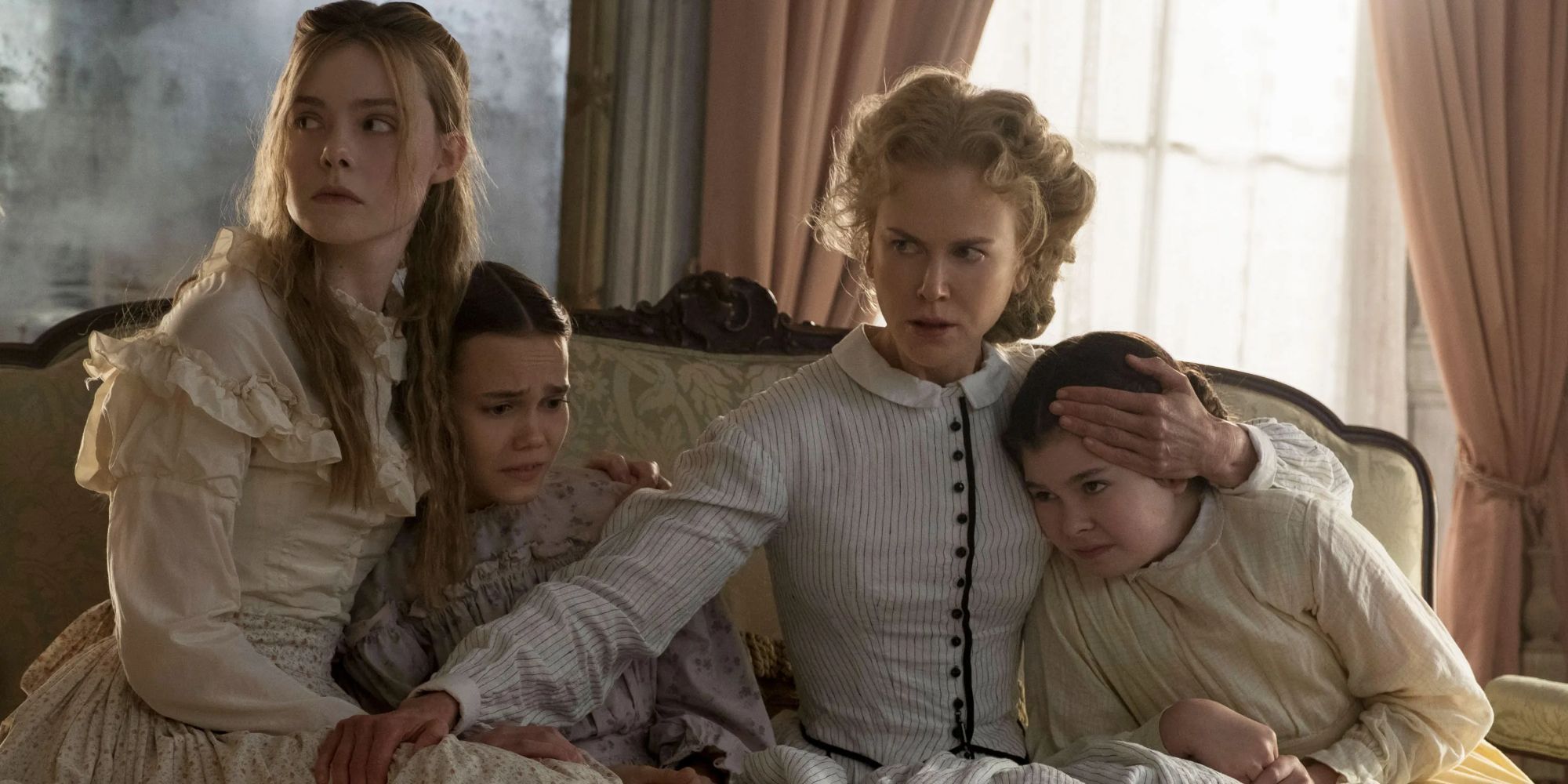Elle Fanning and Nicole Kidman in The Beguiled
