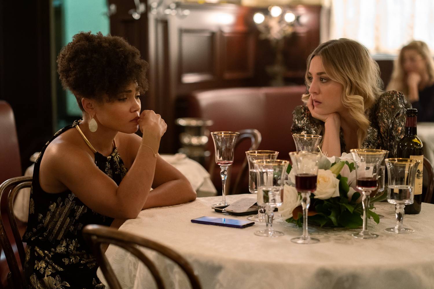 Kaley Cuoco to Star in Peacock Series "Based On A True Story" - Sada El