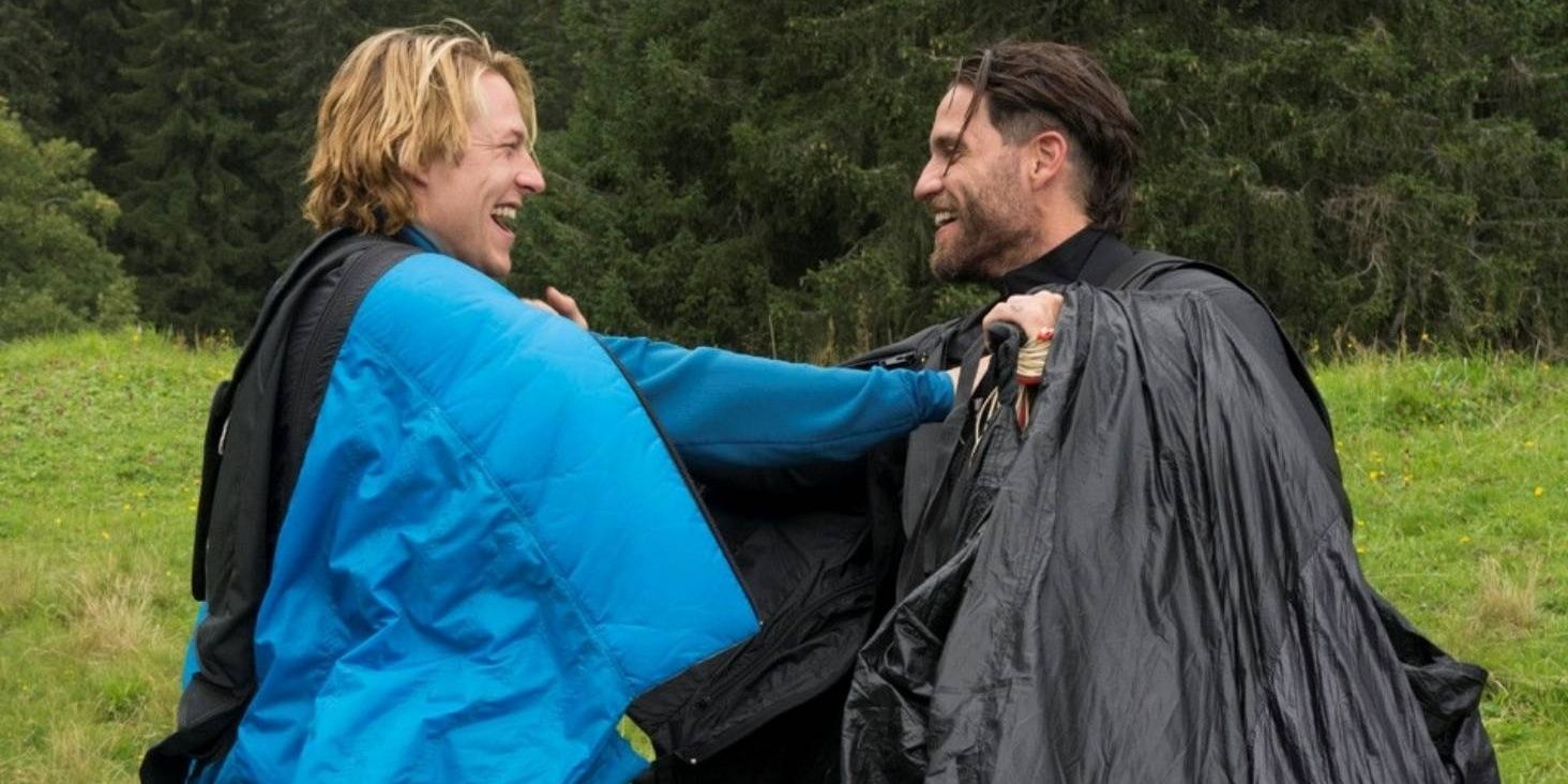 Point Break 2015, Bodhi and Utah, gliding suits, laughing