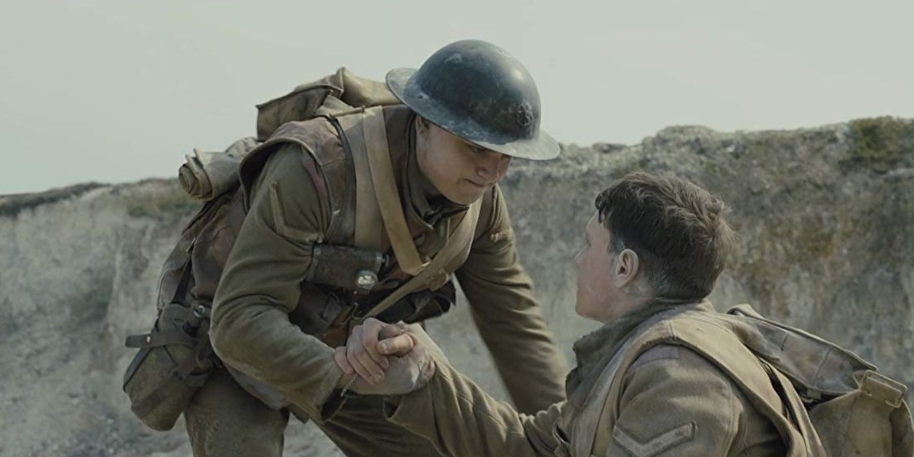 Dean-Charles Chapman and George MacKay as Tom Blake and William Schofield in the trenches of '1917'