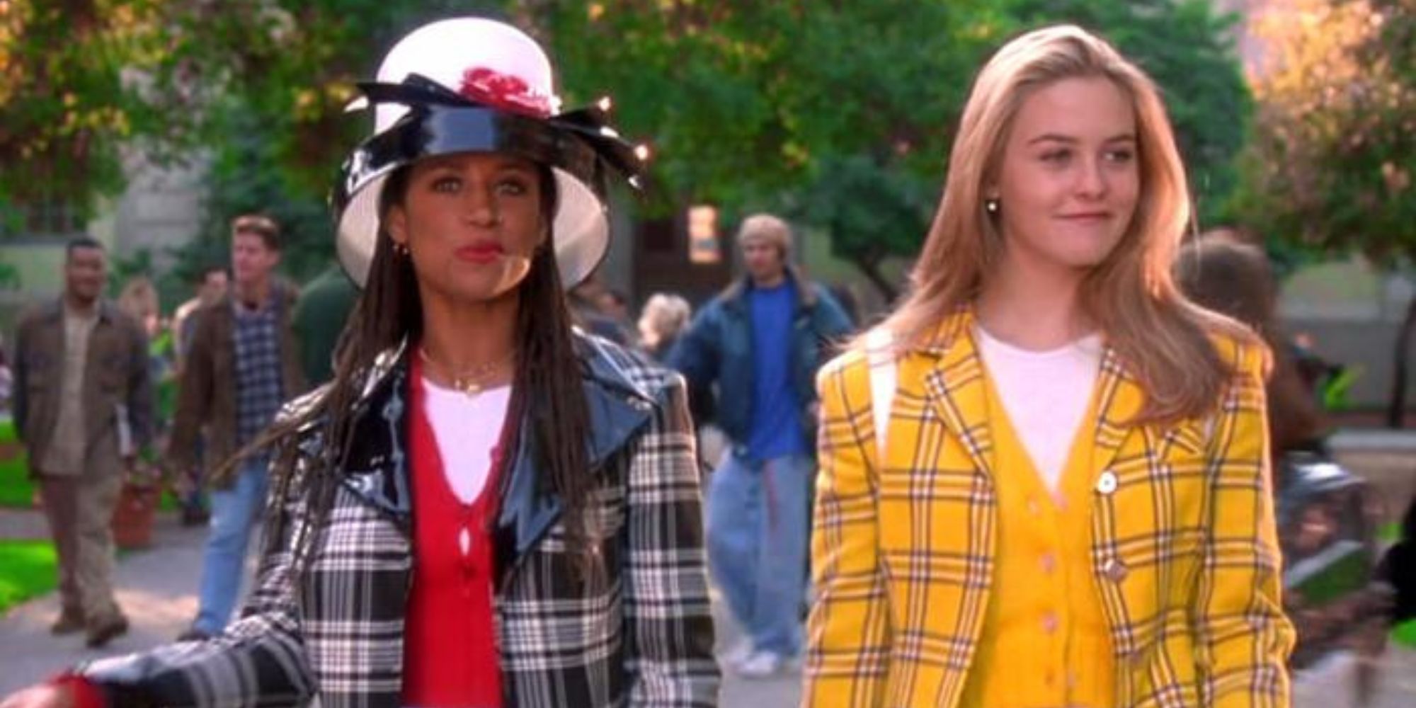 Alicia Silverstone et Brittany Murphy se rendent ensemble à l'école.