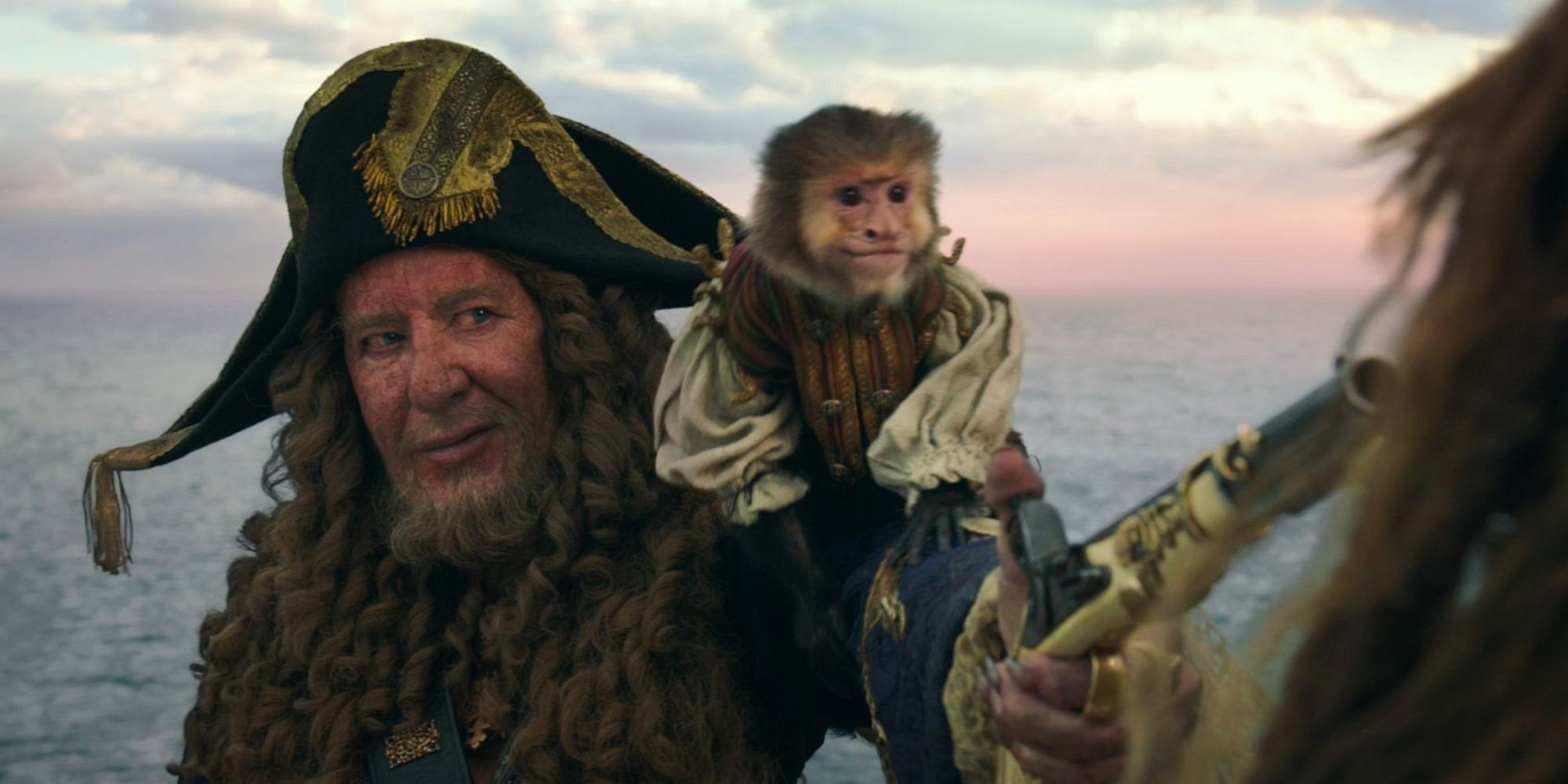Geoffrey Rush como Capitão Hector Barbossa em POTC 5