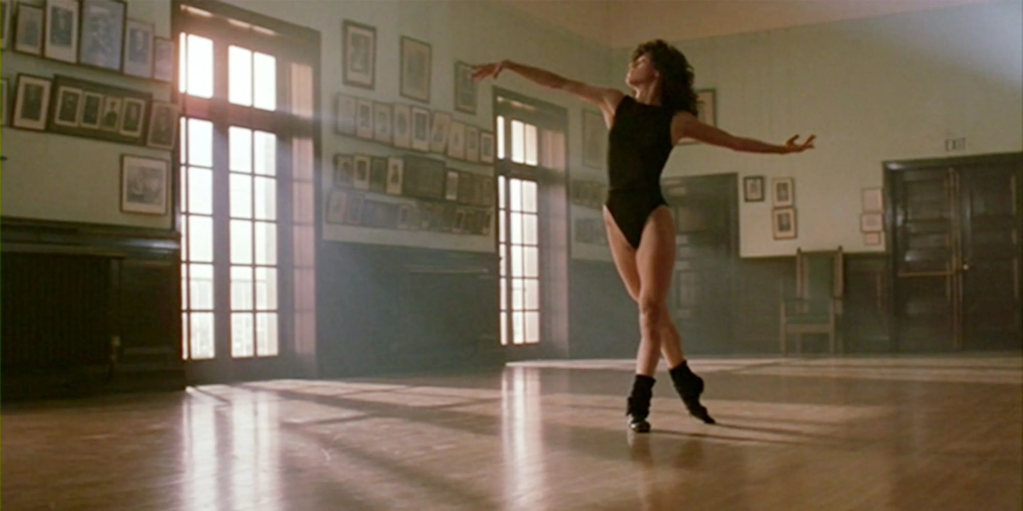 Jennifer Beals dancing in a studio in the movie Flashdance (1983)