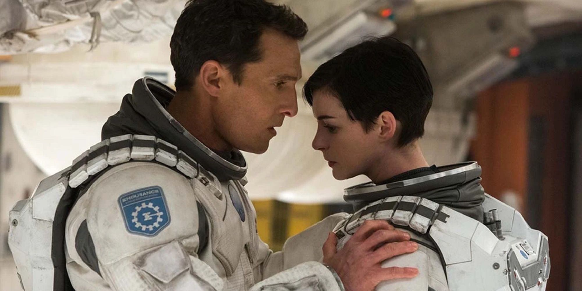 Matthew McConaughey and Anne Hathaway talking together in Interstellar.