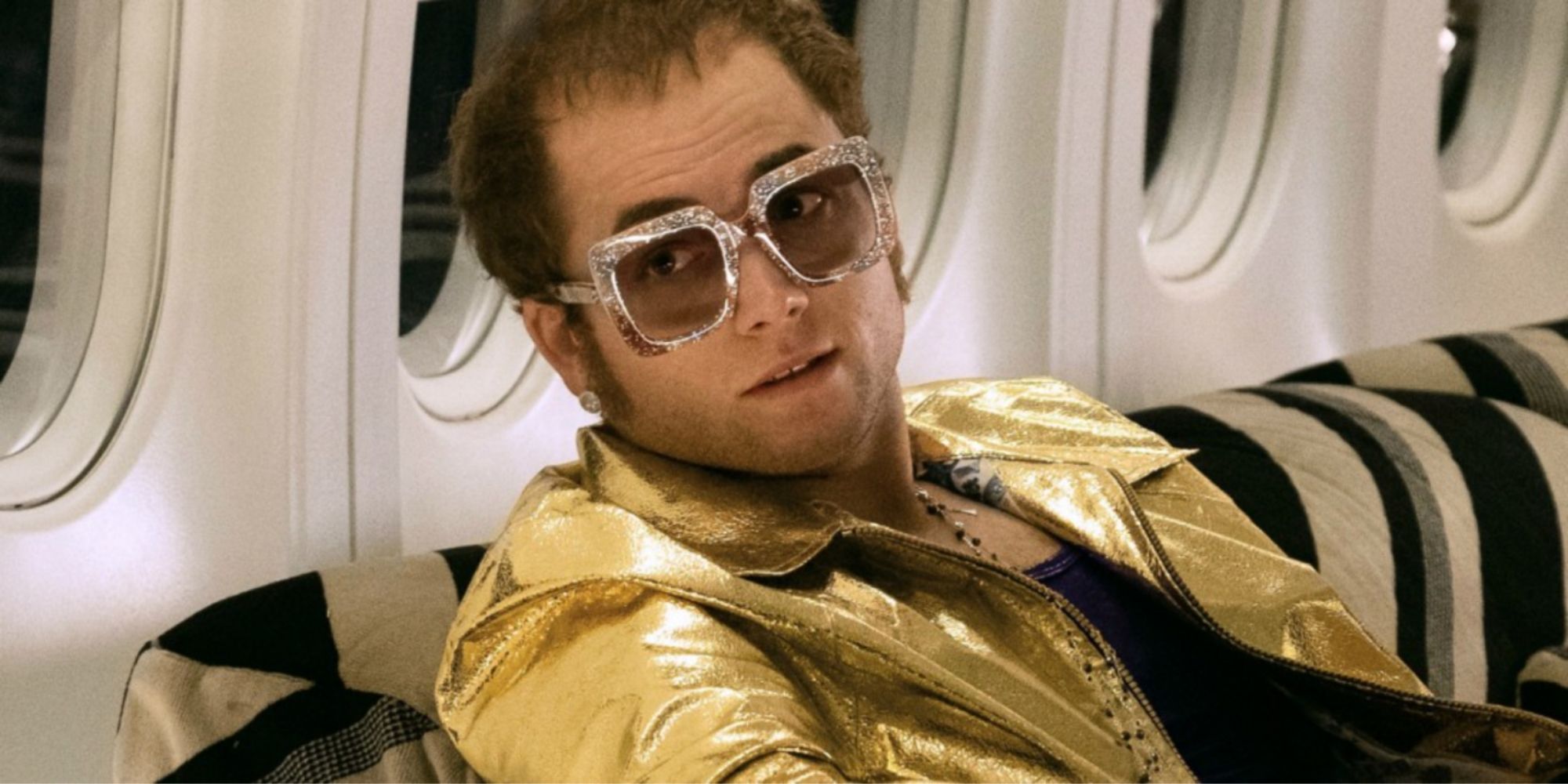 Taron Egerton interpreta Elton John em Rocketman