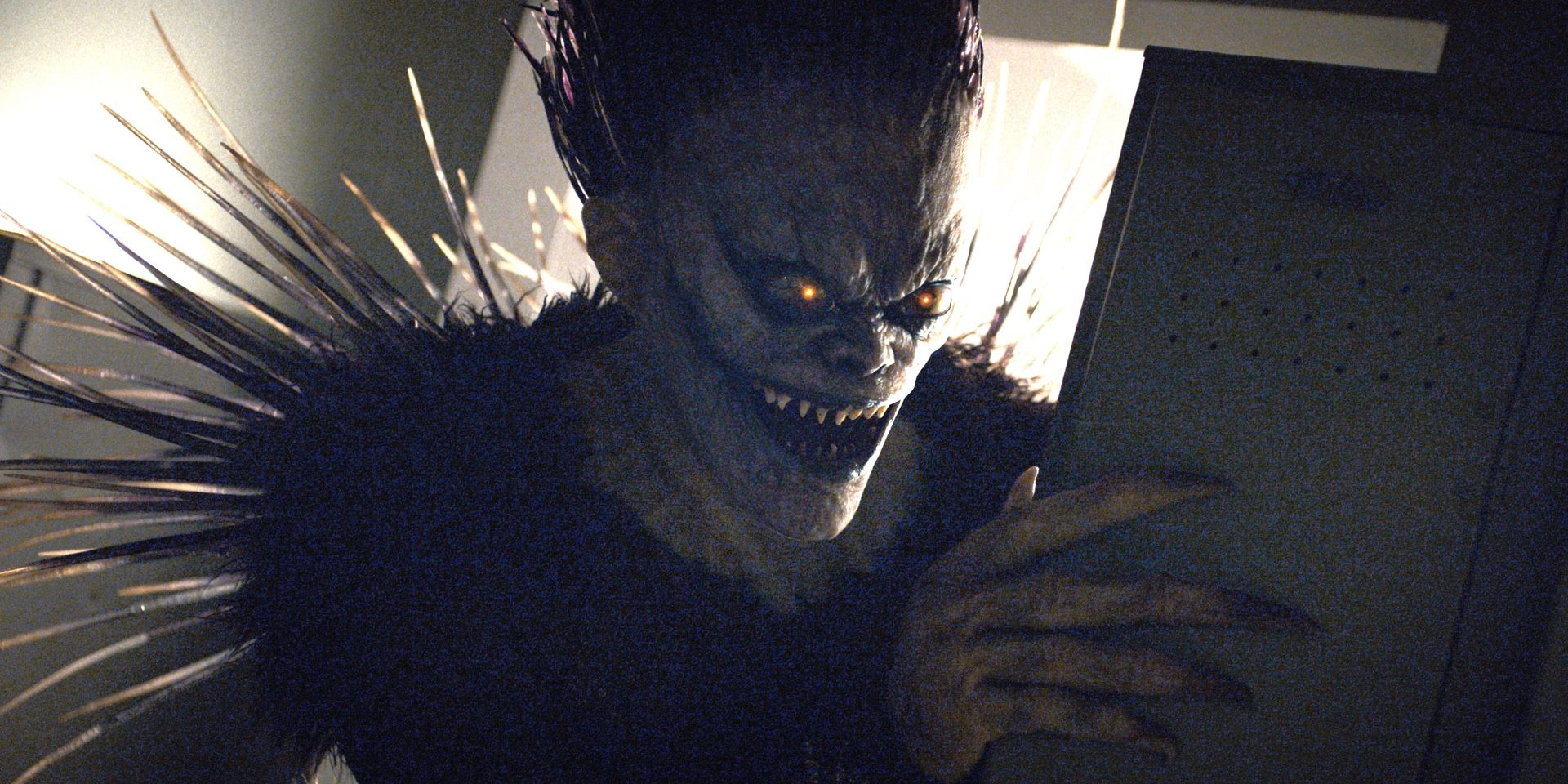 Willem Dafoe as Ryuk in Death Note (2017)