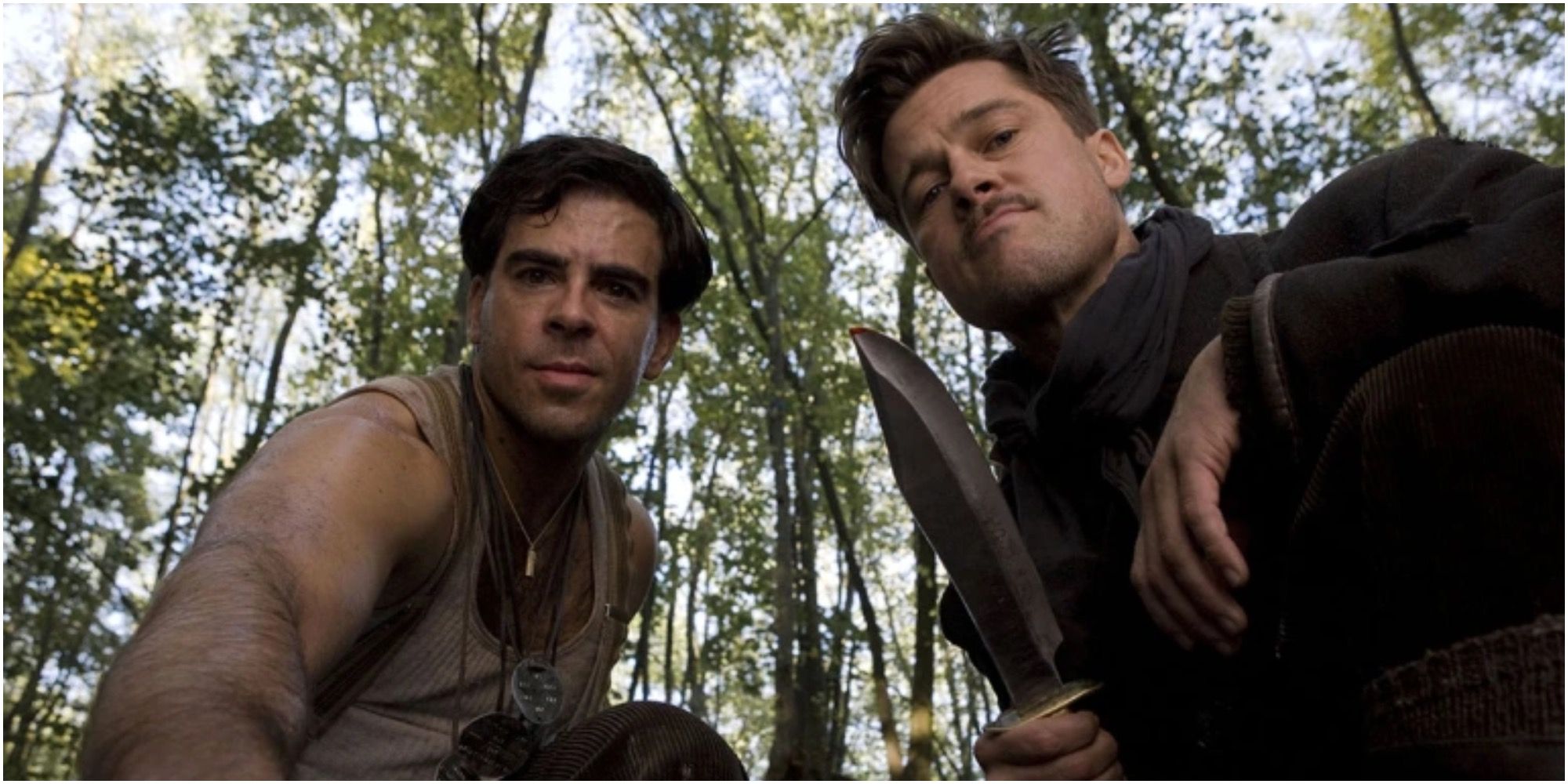 Zachary Quinto (à esquerda) e Brad Pitt (à direita) em Bastardos Inglórios