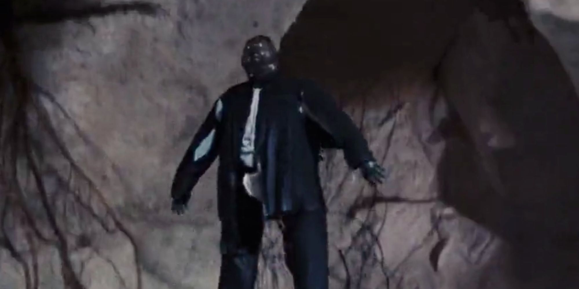 Kananga inflates and rapidly ascends to the ceiling