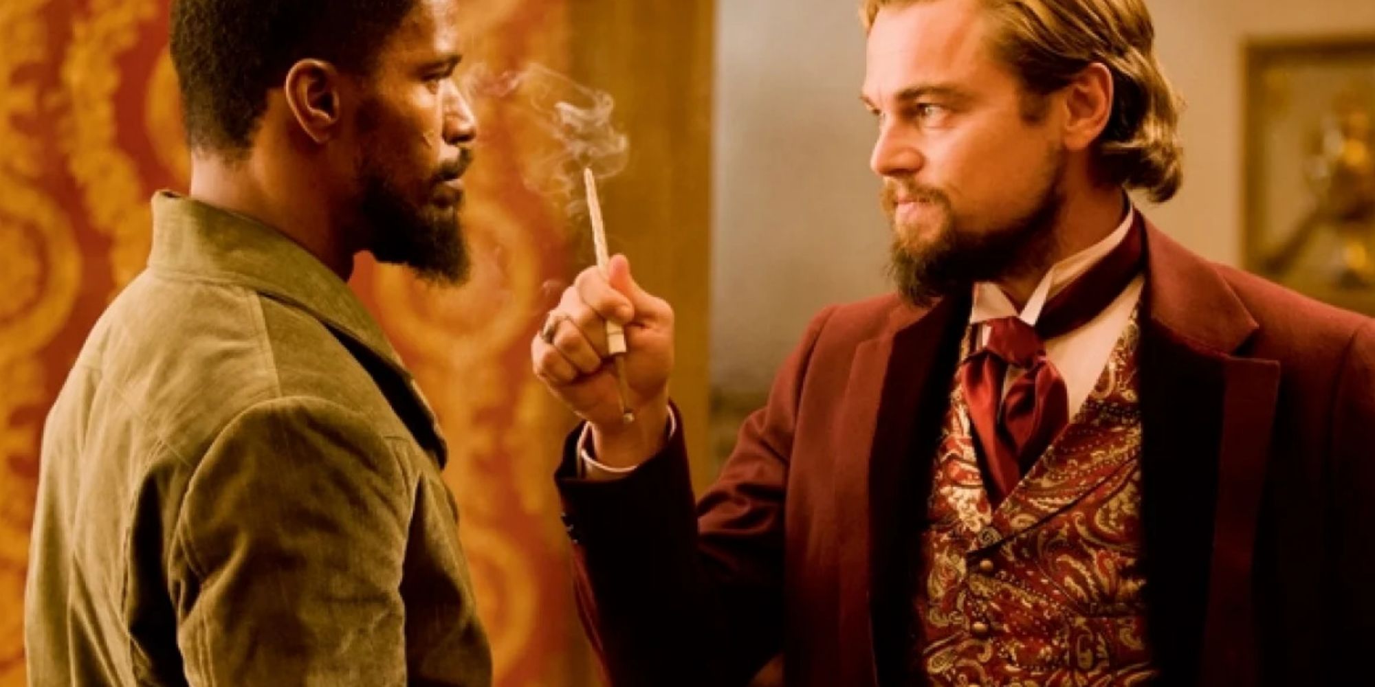 Django (Jamie Foxx) se mesure à Calvin Candie (Leonardo DiCaprio) dans 'Django Unchained' (2012).