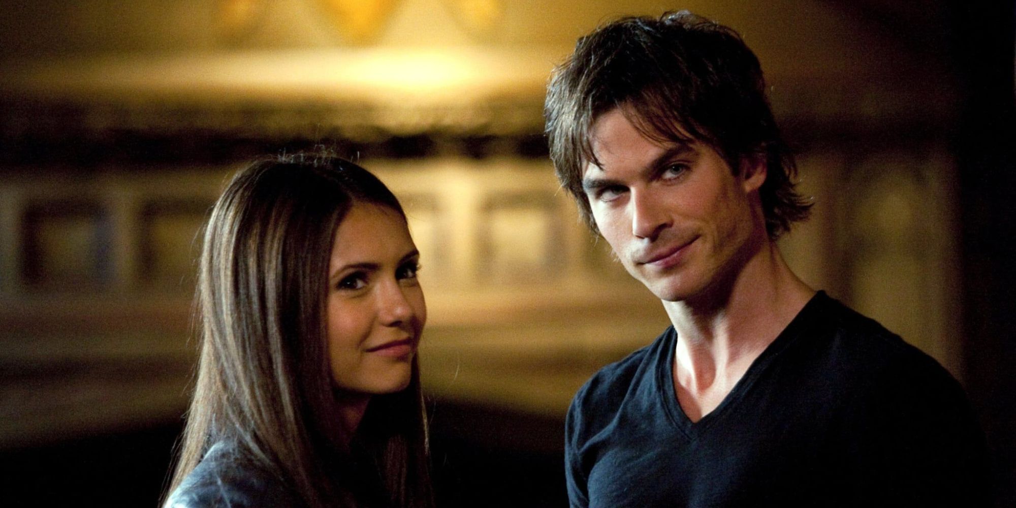 Elena et Damon de The Vampire Diaries ensemble.