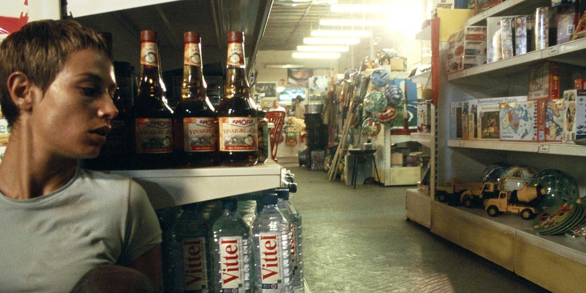 Cecile de France hides from a serial killer inside a convenience store in High Tension