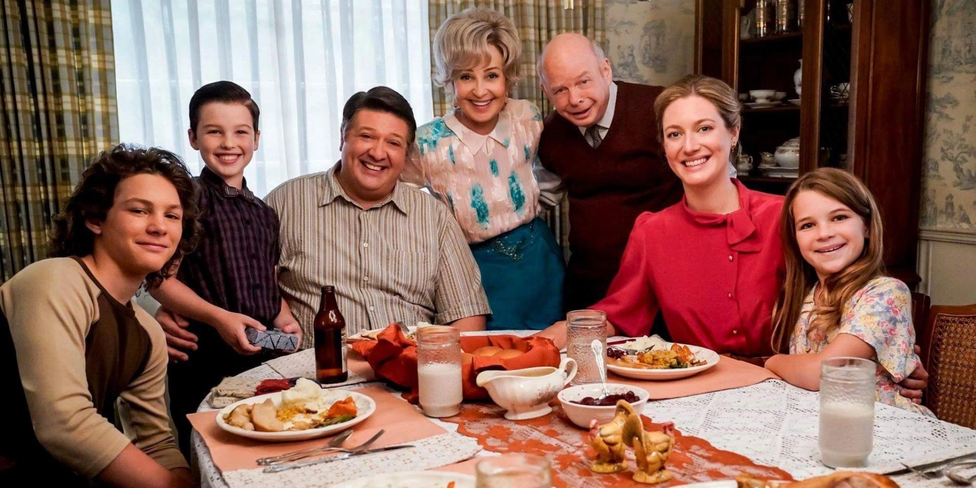 The cast of Young Sheldon eating dinner