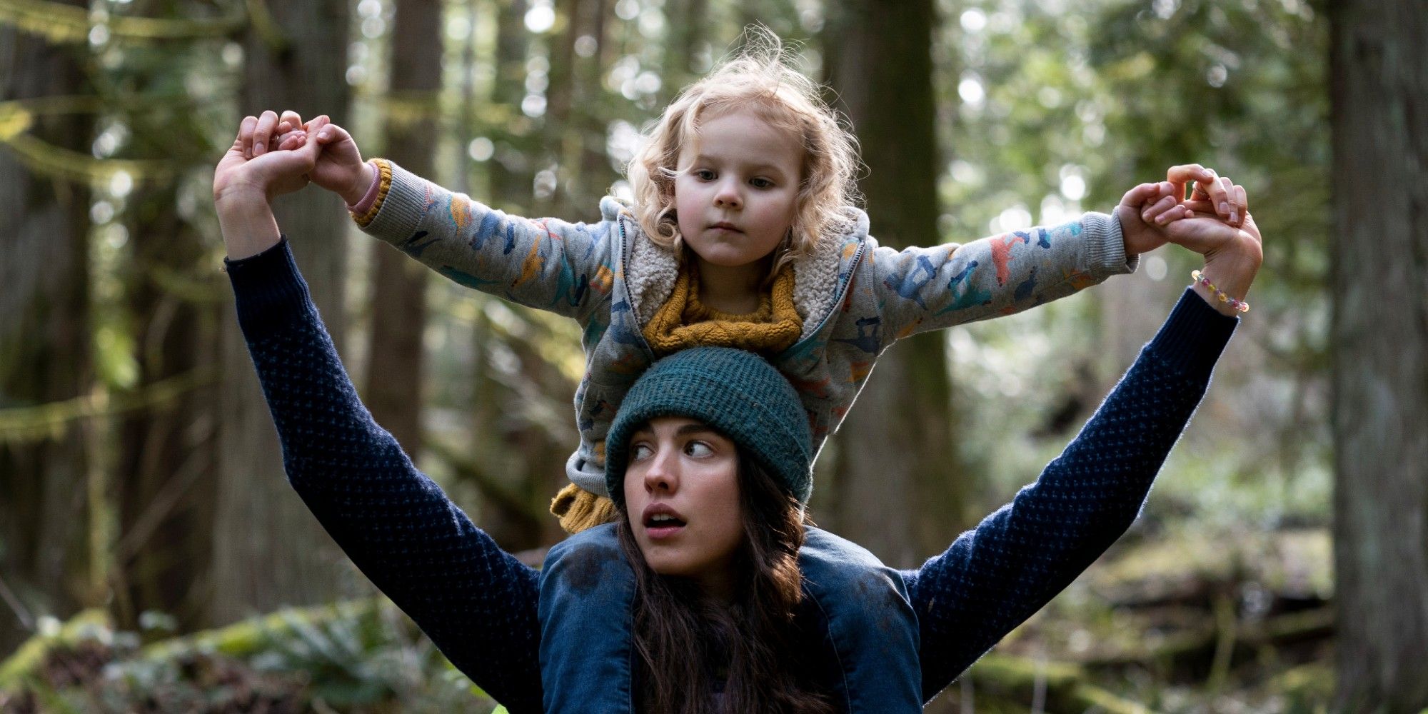 Margaret Qualley as Alex and Rylea Nevaeh Whittet as her daughter Maddy in Maid