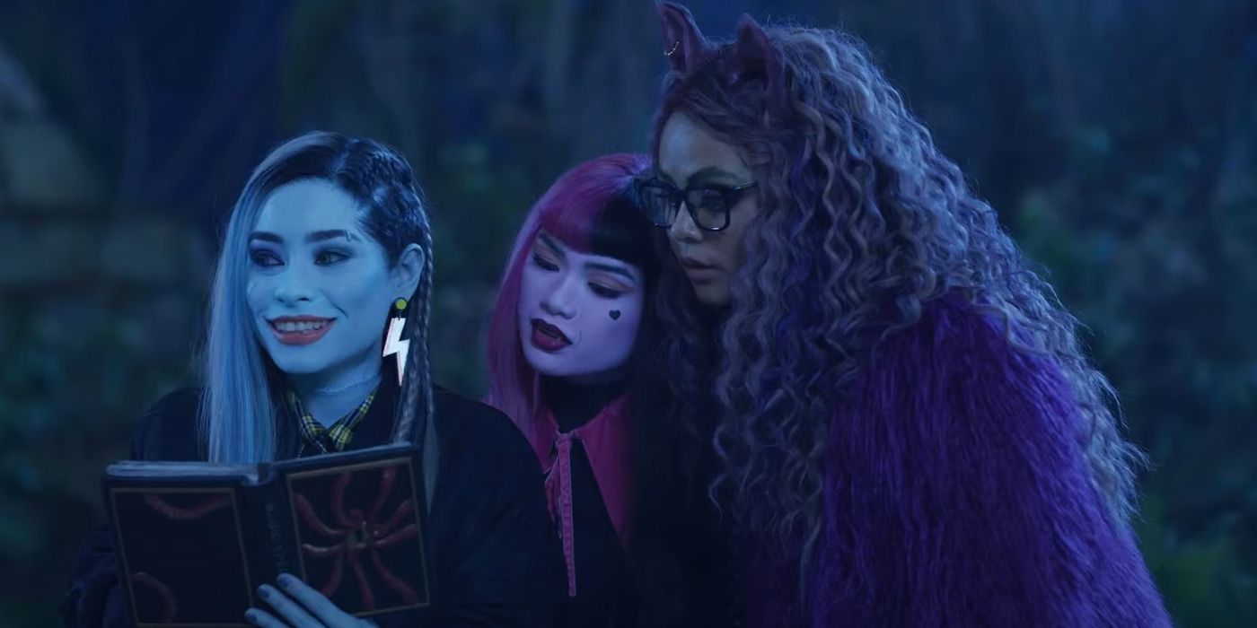 Watch Paramount +: Monster High 2, Meet The Class Of Monster High 2