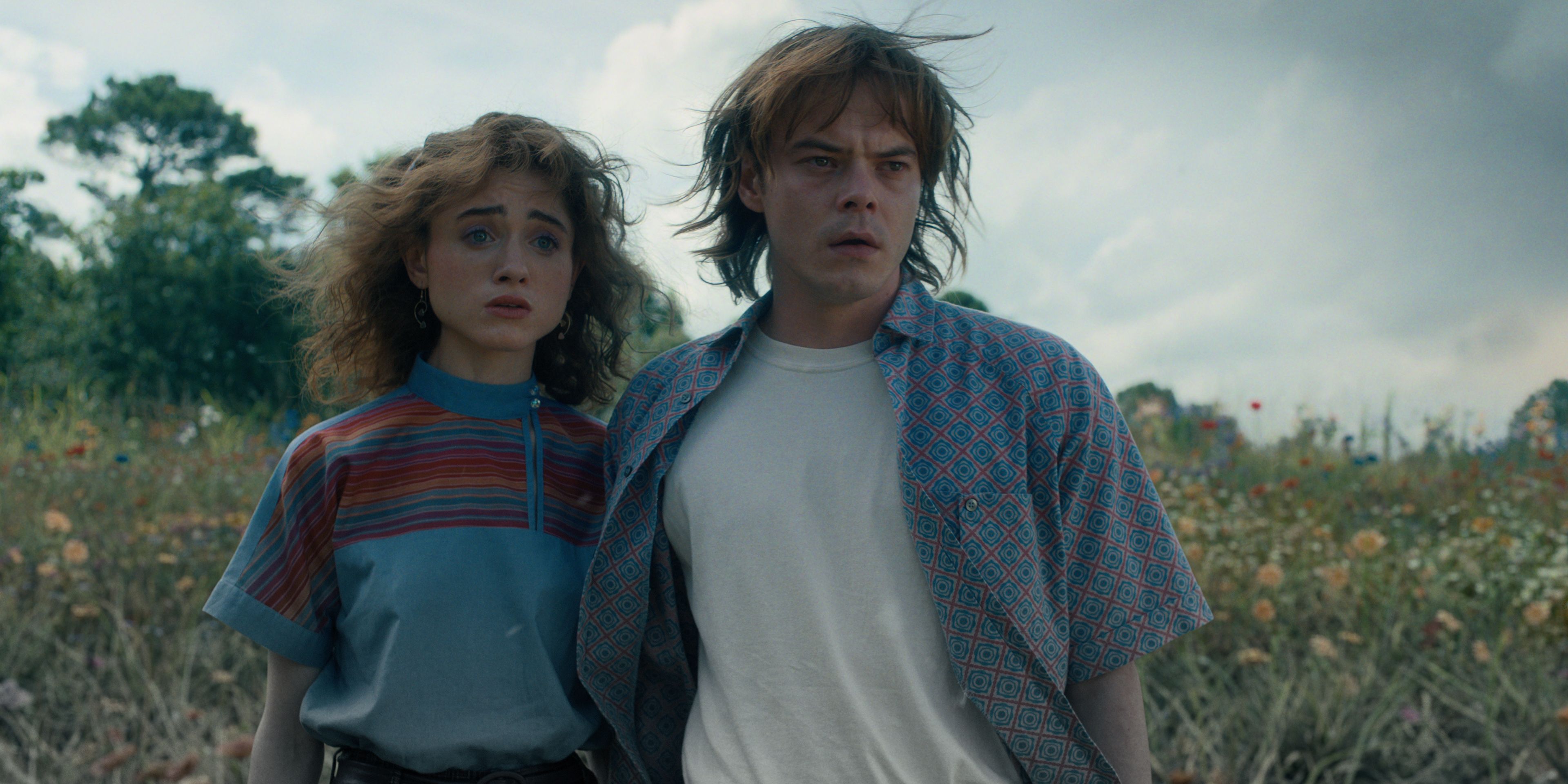 Natalia Dyer and Charlie Heaton in Stranger Things