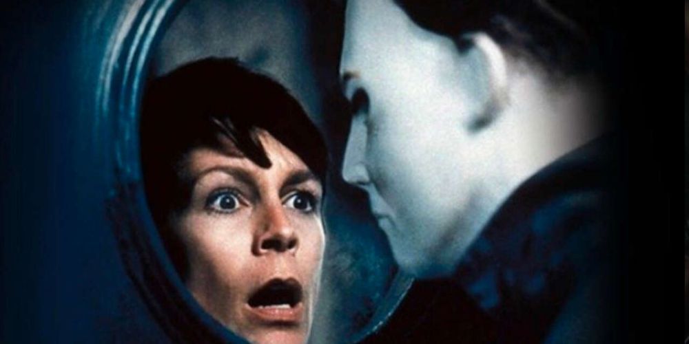 Laurie Strode (Jamie Lee Curtis) looking at Michael Myers in horror in Halloween H2O