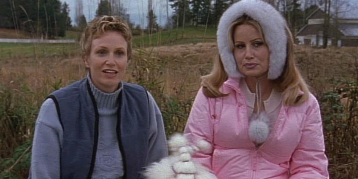 Jane Lynch as Christy Cummings and Jennifer Coolidge as Sherri Ann Cabot talking to the camera in Best In Show.