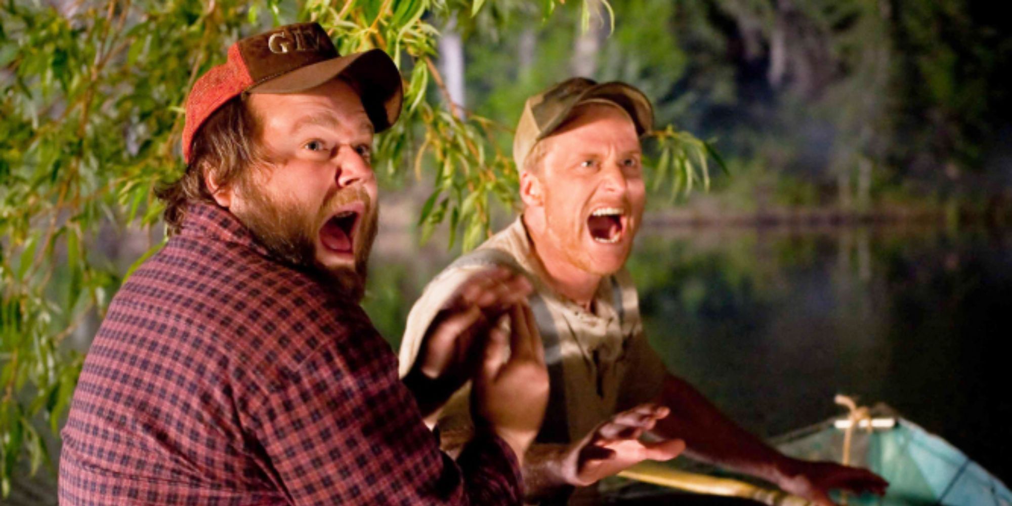 Tucker and Dale screaming in fear in Tucker & Dale vs. Horror.