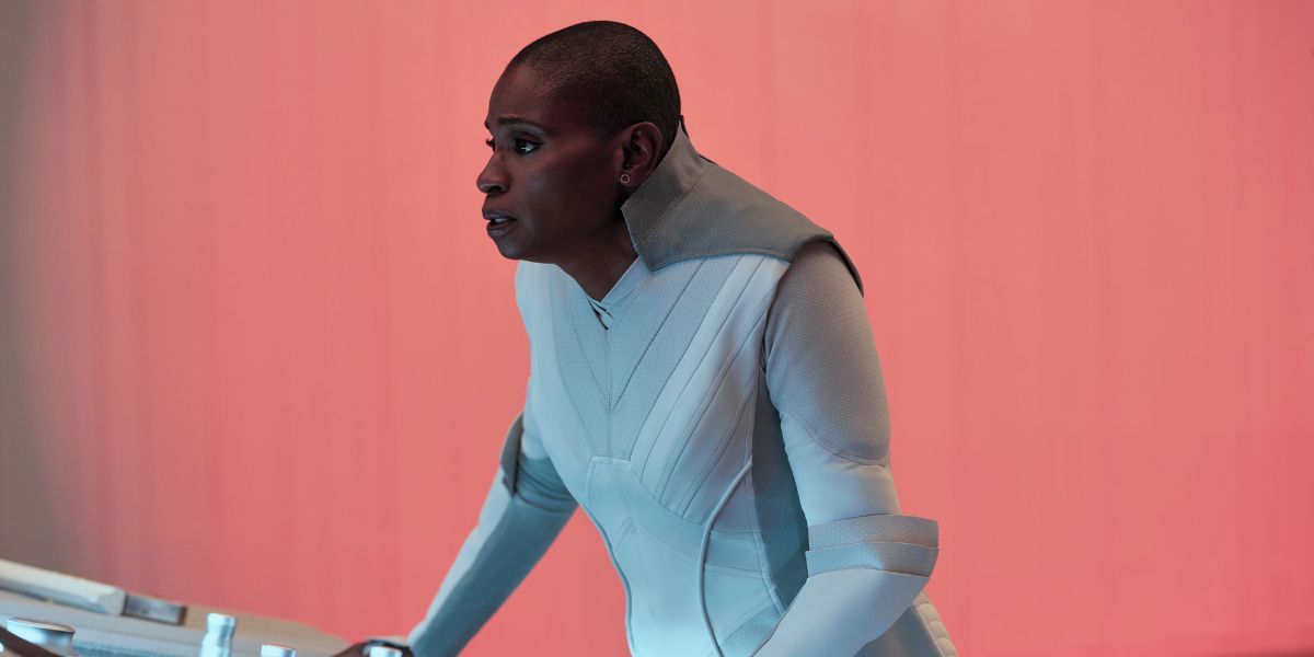 adina-porter-paper-girls