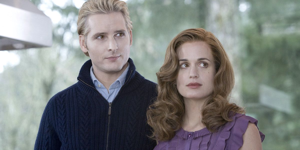 Carlisle (Peter Facinelli) and Esme ( Elizabeth Reaser) Cullen from the Twilight films