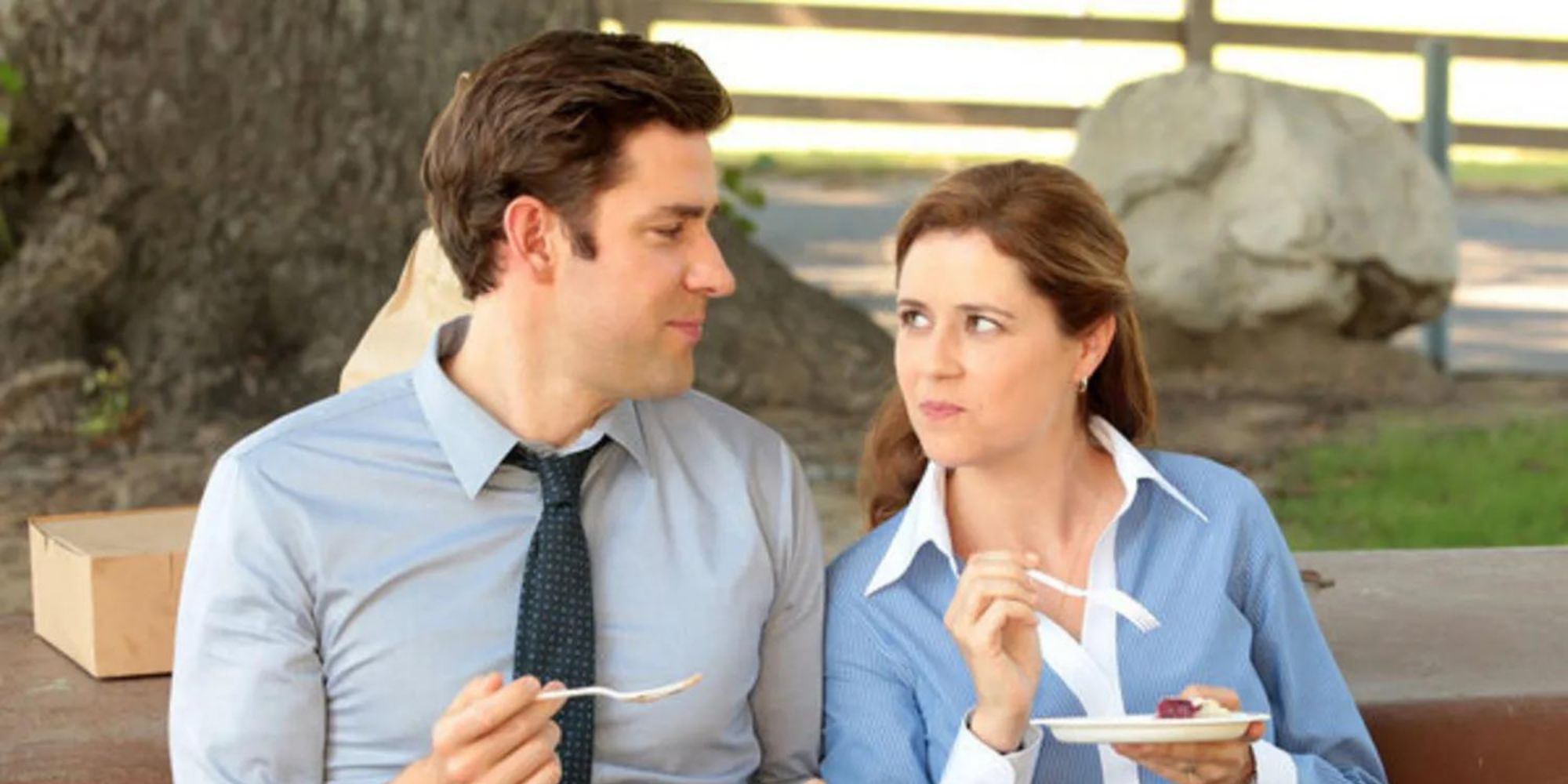 Jim and Pam from The Office eating lunch together