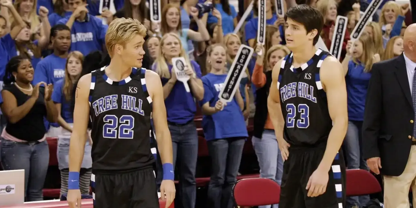 Chad Michael Murray as Lucas on the basketball court during a game in One Tree Hill