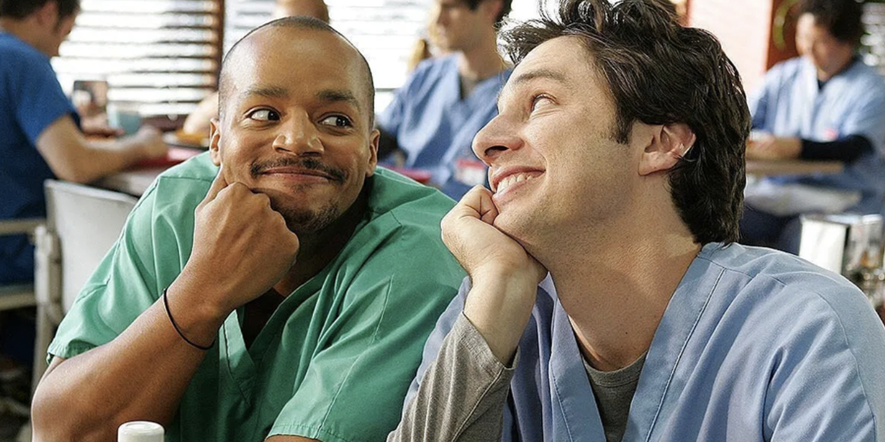 Zach Braff y Donald Faison en batas