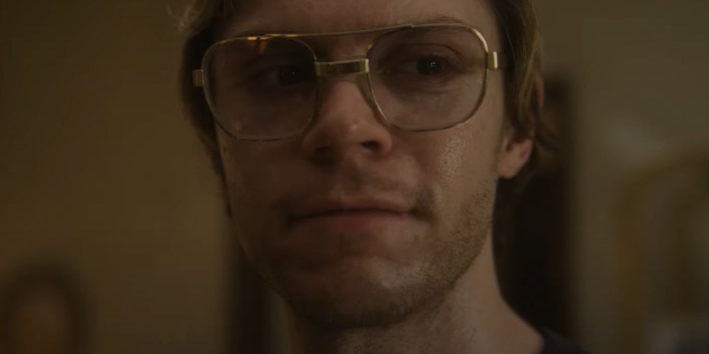 Monster: The Jeffrey Dahmer Story Trailer Shows Evan Peters' Transformation