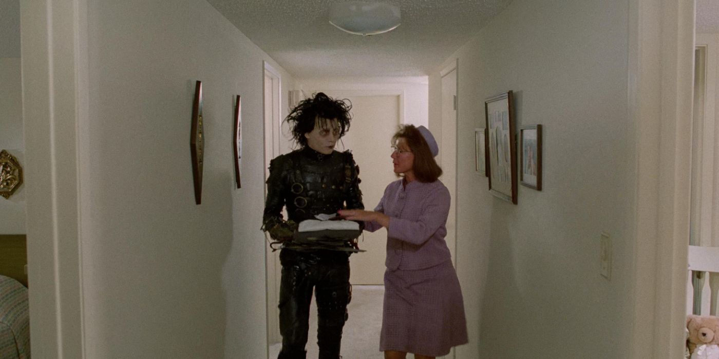 johnny-depp-edward-dianne-wiest-peg-edward-scissorhands