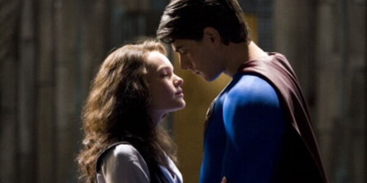 Kate Bosworth as Lois Lane about to kiss Brandon Routh as Superman in Superman Returns