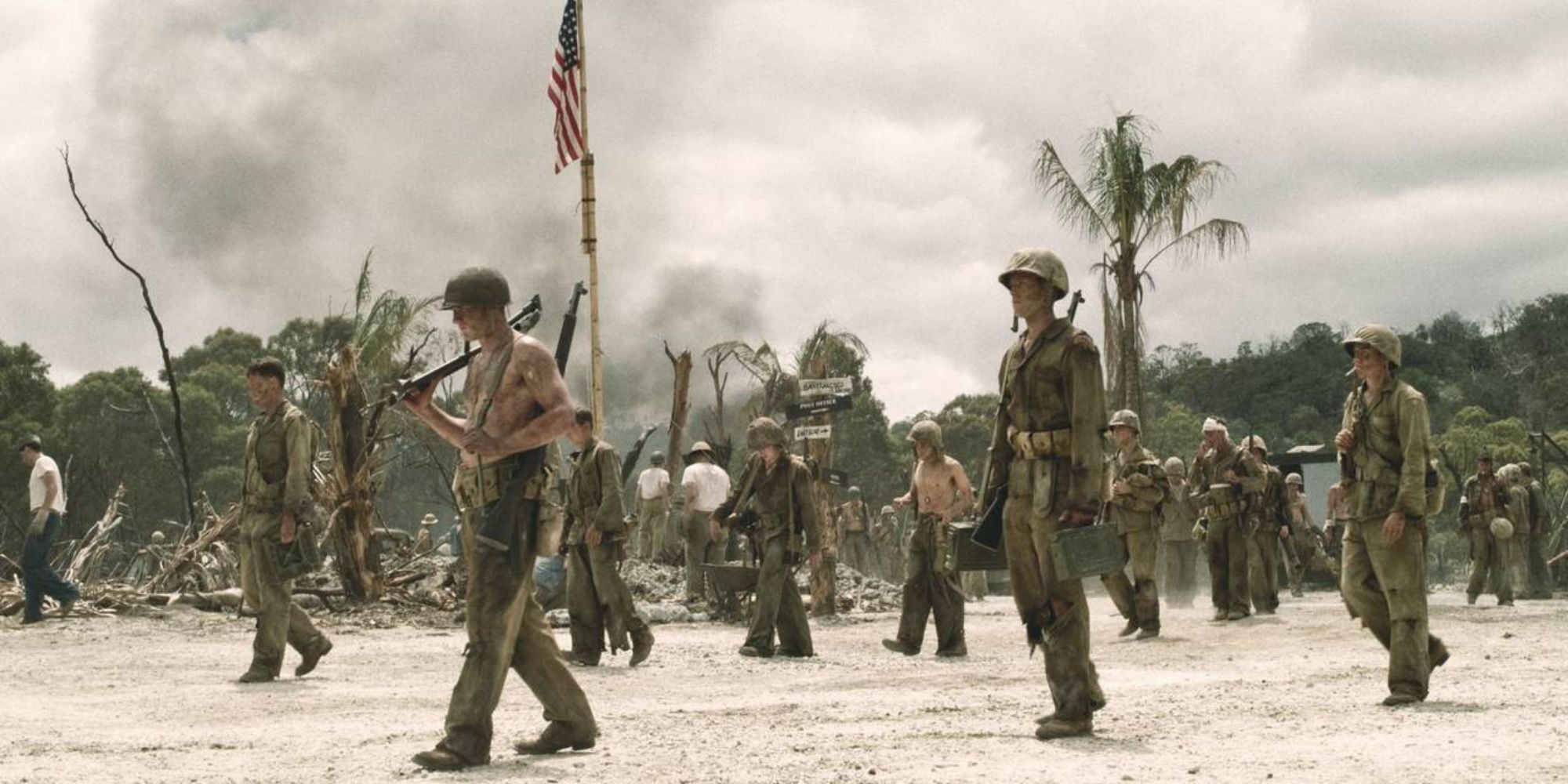 Soldats sur la plage dans la mini-série Le Pacifique.