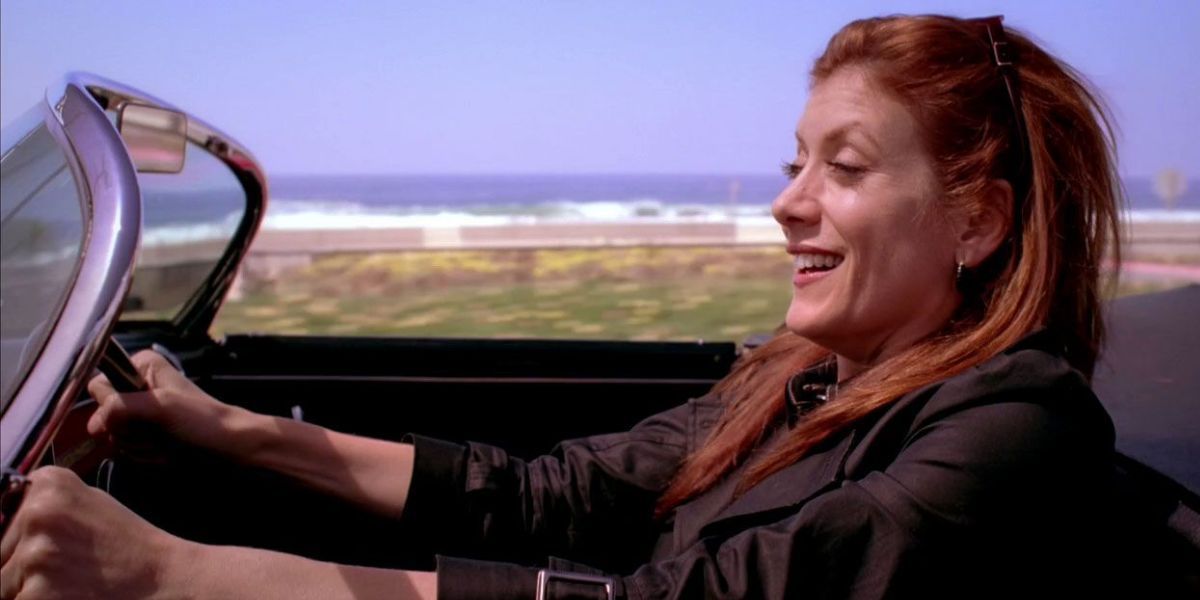 Kate Walsh, played by Addison Montgomery, driving on 'Grey's Anatomy.'