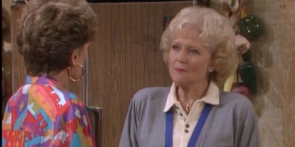 Betty White trong vai Rose Nylund trong The Golden Girls