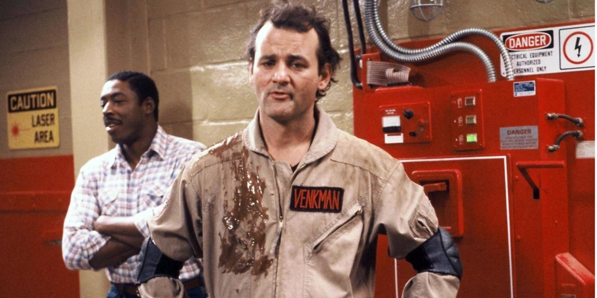 Venkman avec du liquide fantôme sur son pull-over